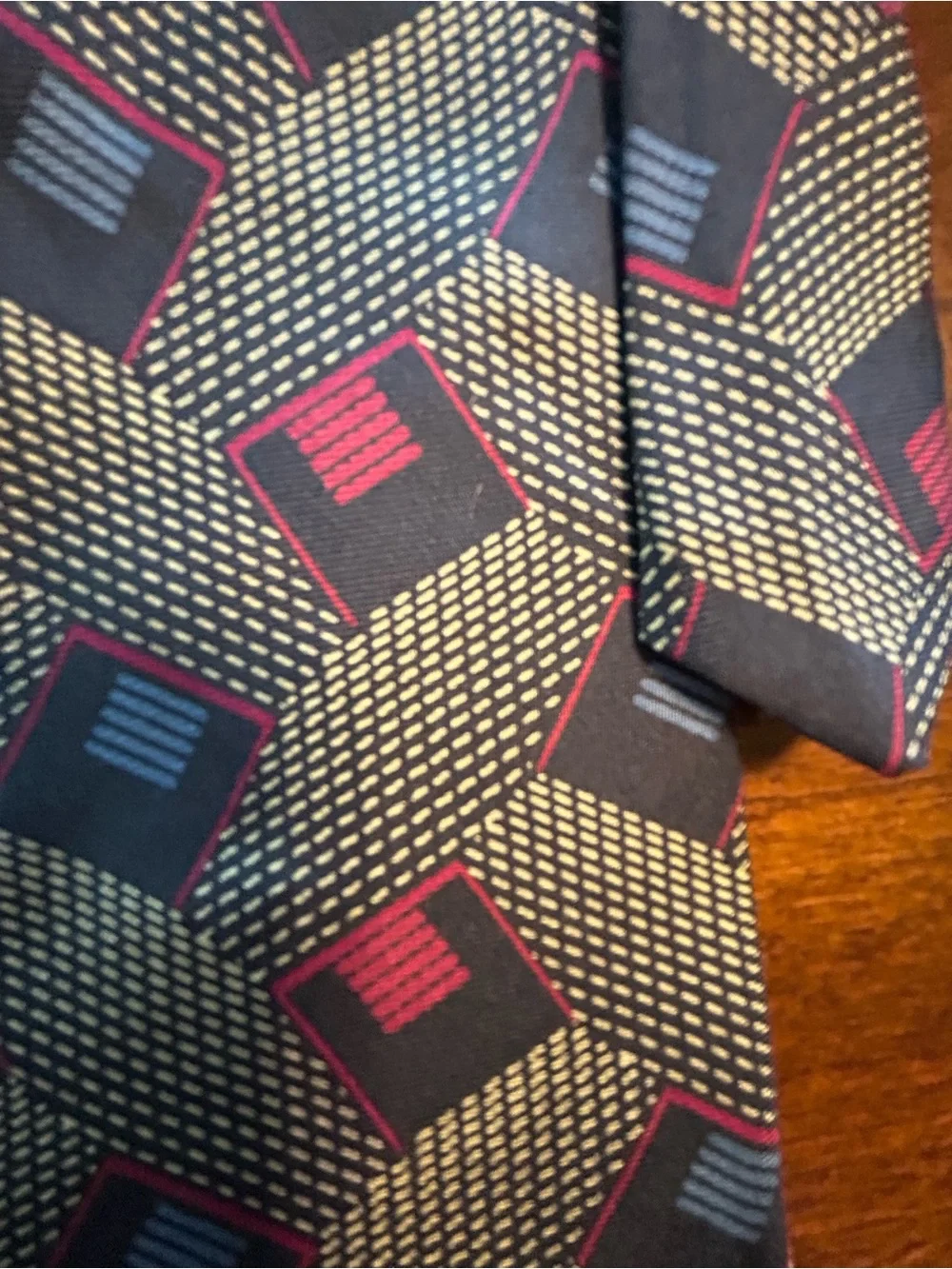Tanner Geometric Pattern 100% Silk Neck Tie